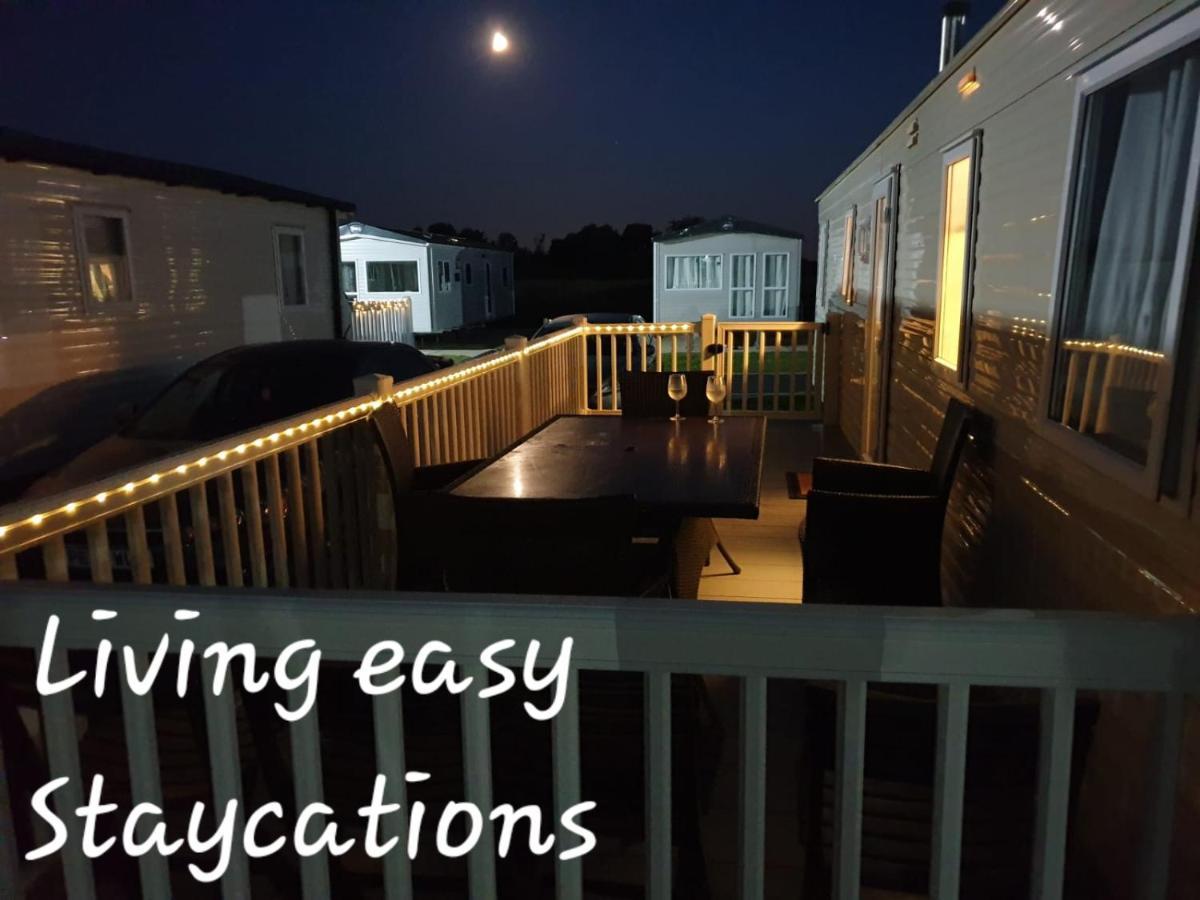 Living Easy Staycations At Tattershall Lakes Exterior foto